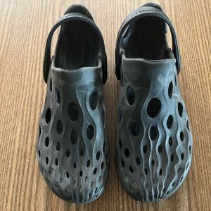 Merrell Black Ventilated Slip-On Clog size 3 kids